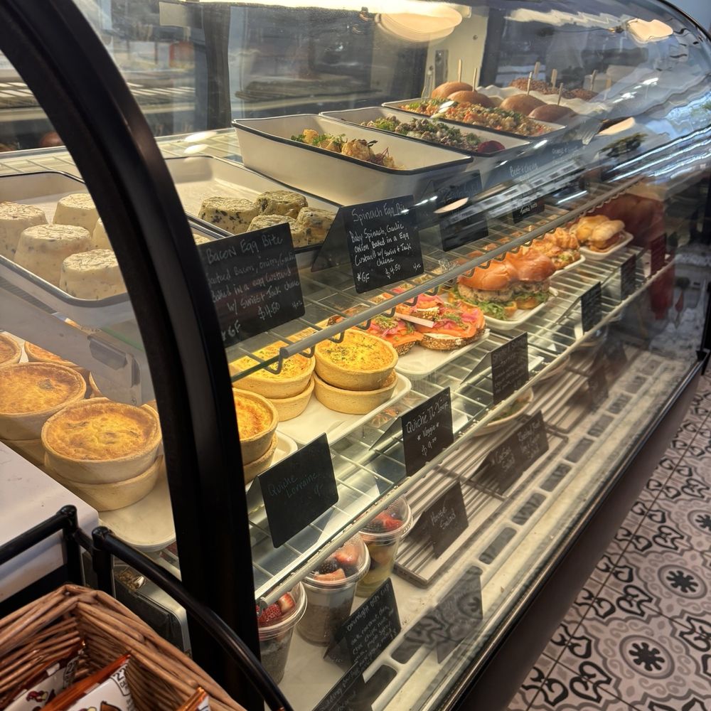 Le Marche Cafe - Inside - Bakeries Near Me - Shelburne, Vermont Le Marche Cafe - Inside - Bakeries Near Me - Shelburne, Vermont