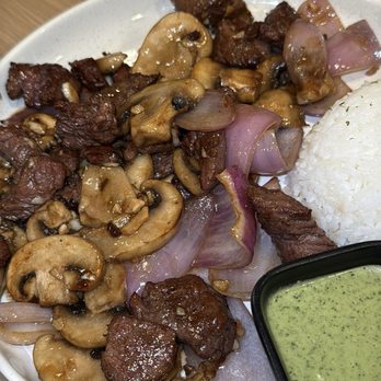 Sona Fusion Kitchen - FILET MIGNON & MUSHROOM STIR FRY - Asian Fusion Near Me - Anaheim, California