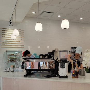 Donutchew - Counter - Donuts Near Me - Gaithersburg, Maryland