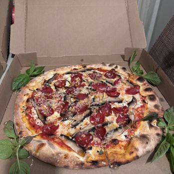 DC Pie Co - Mushroom, Beef Pepperoni & garlic - Bars Near Me - Miami, Florida DC Pie Co - Mushroom, Beef Pepperoni & garlic - Bars Near Me - Miami, Florida