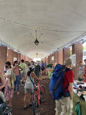 Headhouse Farmers’ Market by null