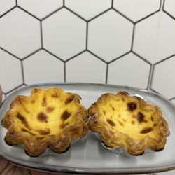 惠康 - Hong Kong legendary 蛋挞 Daahn tāat (Egg Tarts)! Wellcome Supermarket - my rankings will be revealed on IG: @eric_travel_guru