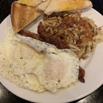 That Flippin' Egg - Business Breakfast Eggs over easy (perfectly cooked) Hash browns well Bacon Regular toast - New American Near Me - Evans, Georgia