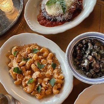 Ciccio Mio - Spicy Vodka Rigatoni, Chicken Parmesan, Mushroom Carbonara - Italian Near Me - Chicago, Illinois Ciccio Mio - Spicy Vodka Rigatoni, Chicken Parmesan, Mushroom Carbonara - Italian Near Me - Chicago, Illinois