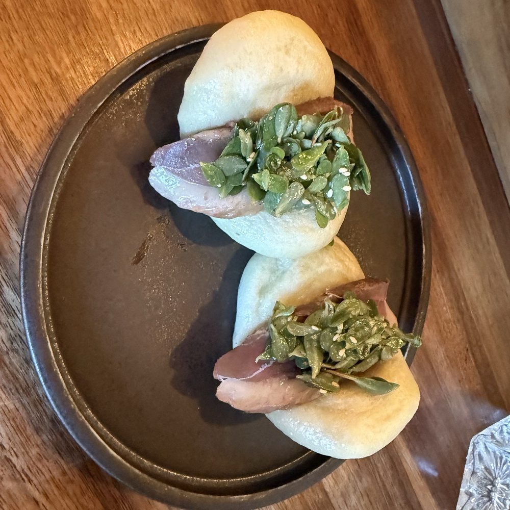 Smoked duck breast bun