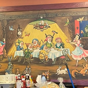 Seven Dwarfs Family Restaurant - Cool Mural - Breakfast & Brunch Near Me - Wheaton, Illinois