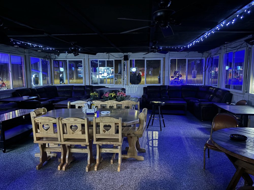 PAPA CHUCK’S Updated October 2024 910 Fort Crook Rd S, Bellevue