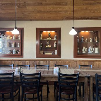 The Auslander - Dining area. - German Near Me - Fredericksburg, Texas