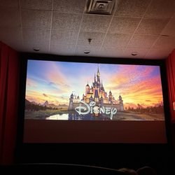Capitol Theatre - Entire bottom screen blank