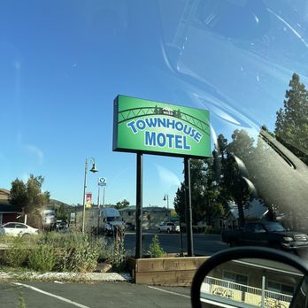 Townhouse Motel - Outside signage. - Hotels Near Me - Weed, California Townhouse Motel - Outside signage. - Hotels Near Me - Weed, California