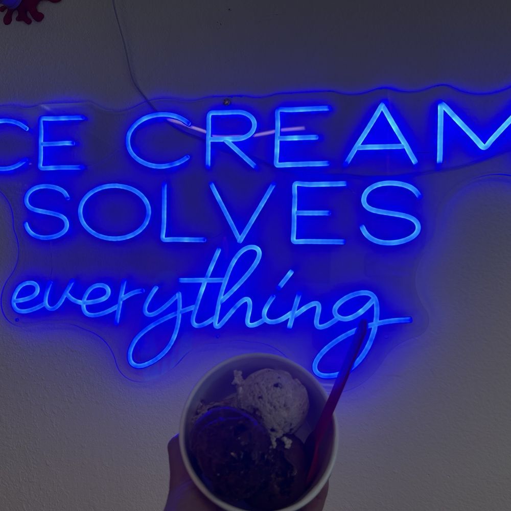 Castle Rock Creamery - Interior - Desserts Near Me - Stateline, Nevada