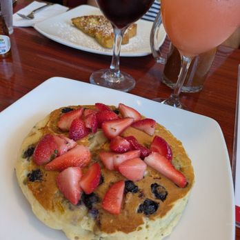 Mom's Kitchen - Strawberry and blueberry and banana pancakes - Diners Near Me - Fort Lauderdale, Florida Mom's Kitchen - Strawberry and blueberry and banana pancakes - Diners Near Me - Fort Lauderdale, Florida