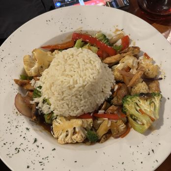 Bluff City Grill - Veggie Stir Fry - American Near Me - Alton, Illinois