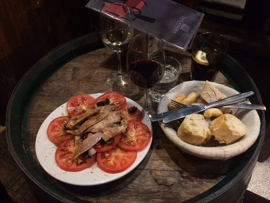 Bar La Cátedra Tapas y Vinos by null