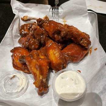 Bacon, Bourbon & Beer - Bbq wings - American Near Me - Pittsburgh, Pennsylvania Bacon, Bourbon & Beer - Bbq wings - American Near Me - Pittsburgh, Pennsylvania