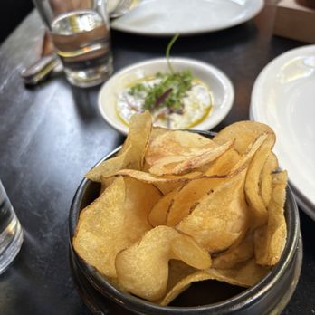 Magpie Cafe - Potato chips and onion dip - New American Near Me - Sacramento, California