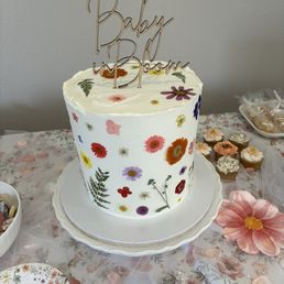 Baby in bloom baby shower cake