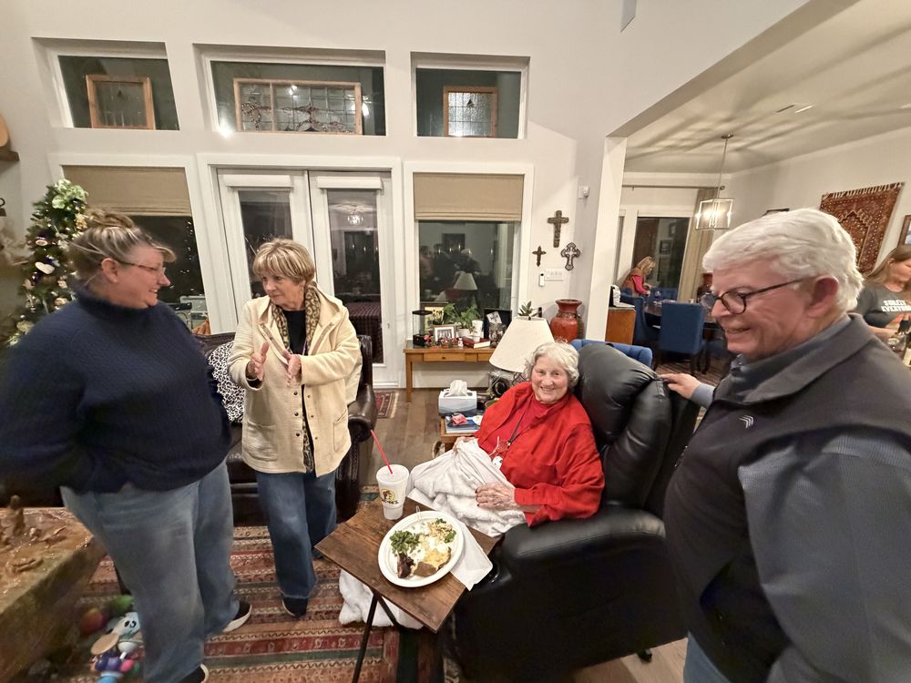 Busted Oak Cellars - Photo 2