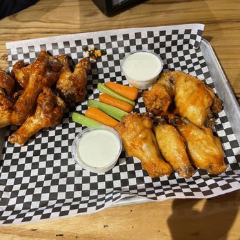 Country Roads Axe - 8pc Bone-In Wings - Pizza Near Me - Pigeon Forge, Tennessee Country Roads Axe - 8pc Bone-In Wings - Pizza Near Me - Pigeon Forge, Tennessee