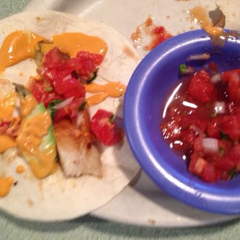 Los Rios - Fish taco with just a small amount of fish in it. The avocado sliced was bigger than the fish - Mexican Near Me - Cumming, Georgia