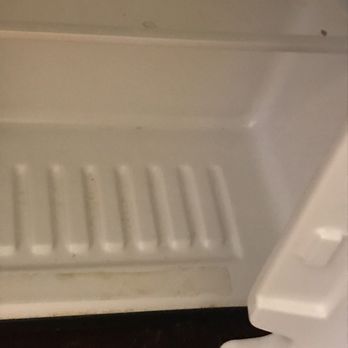 Trumbull Marriott Shelton - Dirty fridge - Hotels Near Me - Trumbull, Connecticut Trumbull Marriott Shelton - Dirty fridge - Hotels Near Me - Trumbull, Connecticut