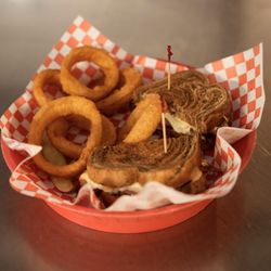 Buttermilk Cafe & Bakery