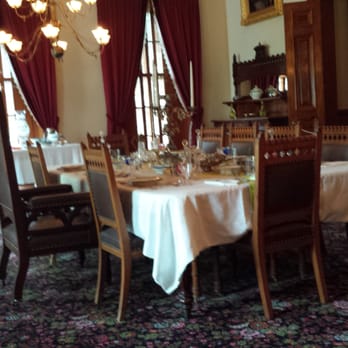 Iolani Palace - Dining room - Museums Near Me - Honolulu, Hawaii Iolani Palace - Dining room - Museums Near Me - Honolulu, Hawaii