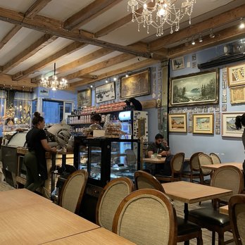 Maison Bagatelle - Interior - Bistros Near Me - Montreal, Quebec Maison Bagatelle - Interior - Bistros Near Me - Montreal, Quebec