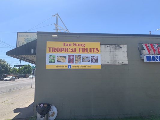 Tan Sang Tropical Fruit by null