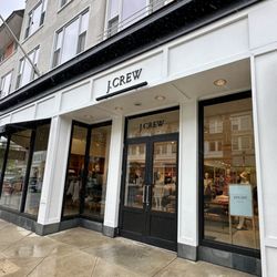 J Crew - Front entrance to store