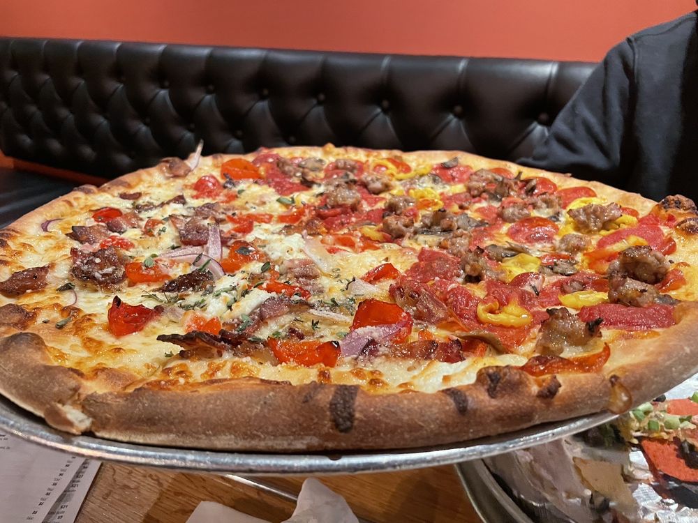 PIES & PINTS WORTHINGTON, OH Updated September 2024 217 Photos