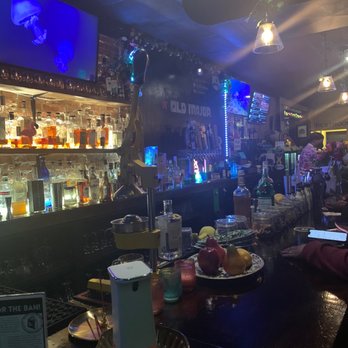 Old Major - Inside - Cocktail Bars Near Me - Baltimore, Maryland