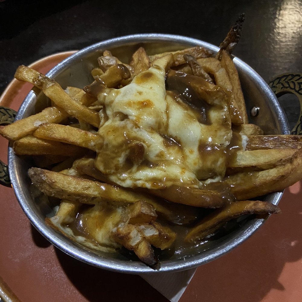 Town Crier Pub - Canadian poutine - Pubs Near Me - Toronto, Ontario Town Crier Pub - Canadian poutine - Pubs Near Me - Toronto, Ontario