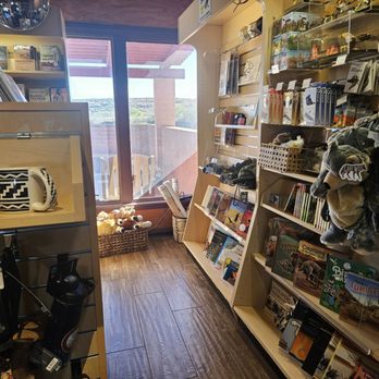 Canyon de Chelly National Monument - Gift shop in welcome center - Parks Near Me Canyon de Chelly National Monument - Gift shop in welcome center - Parks Near Me