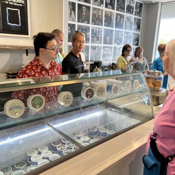 The Golden Scoop - Ice Cream & Frozen Yogurt Near Me - Overland Park, Kansas