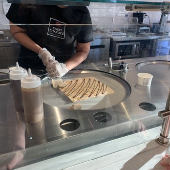 Sweet Charlie's - Fun to watch! - Ice Cream & Frozen Yogurt Near Me - Roswell, Georgia