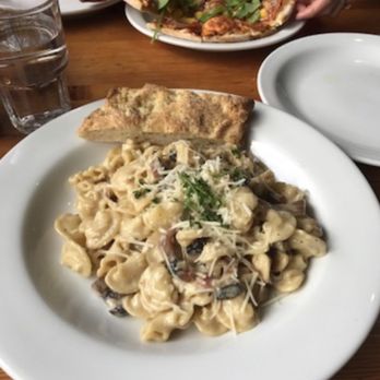 Rocky Mountain Flatbread Co - Mac and cheese - Pizza Near Me - Canmore, Alberta