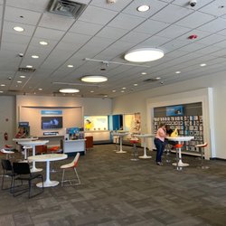 AT&T Store - See something missing in this picture. Employees correct