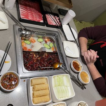 Haidilao Hotpot Flushing - Hot Pot Near Me - Flushing, New York