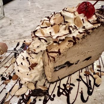 Bernini's Bistro & Bar - MUD PIE so good !This one is a big dessert - New American Near Me - La Jolla, California