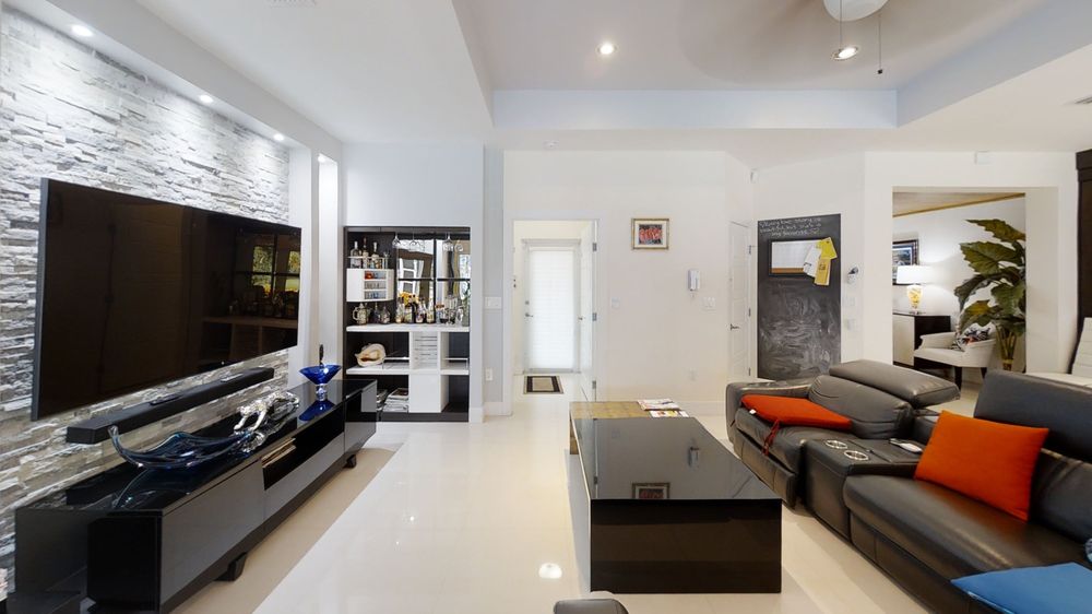 LESLI BURKHEADTHE KEYES COMPANY REALTORS Updated September 2024 51