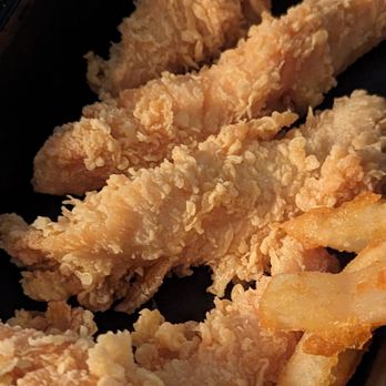 Golden Chick - Timeless, delicious tenders. Get it with gravy. - Fast Food Near Me - Jarrell, Texas