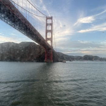 Golden Gate Bridge - Going under in a ship - Landmarks & Historical Buildings Near Me Golden Gate Bridge - Going under in a ship - Landmarks & Historical Buildings Near Me