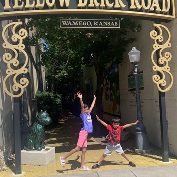 OZ Museum - Art path yellow brick road - Museums Near Me - Wamego, Kansas