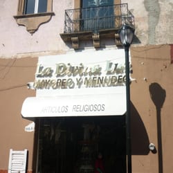 La Divina Luz - Fachada de la tienda La Divina Luz.