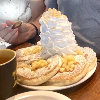 Eggs 'n Things Ko Olina - Fresh Pineapple Pancakes - American Near Me - Kapolei, Hawaii Eggs 'n Things Ko Olina - Fresh Pineapple Pancakes - American Near Me - Kapolei, Hawaii