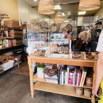Petitgrain Boulangerie - Inside - Bakeries Near Me - Santa Monica, California