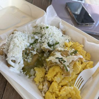 Maizz - Chilaquiles - Mexican Near Me - Redwood City, California Maizz - Chilaquiles - Mexican Near Me - Redwood City, California