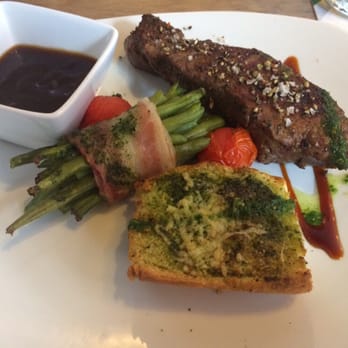 Guido's 2.0 - 200-Gramm-Steak. Sieht auf dem Bild kleiner aus als es ist. ;) - German Near Me - Wilhelmshaven, NI