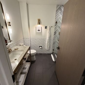 Halcyon, a hotel in Cherry Creek - Bathroom - Hotels Near Me - Denver, Colorado